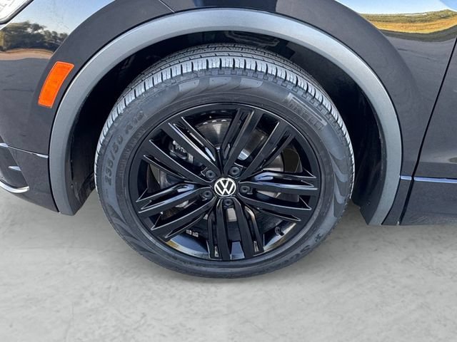 Used 2022 Volkswagen Tiguan SE R-Line FWD image 23