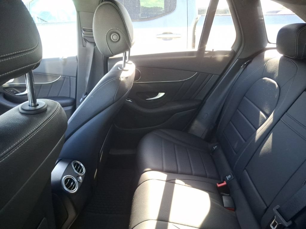 Used 2022 Mercedes-Benz GLC 300 4MATIC image 9