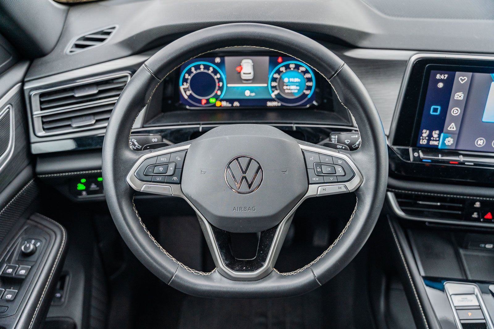 Used 2024 Volkswagen Atlas Cross Sport SE image 25