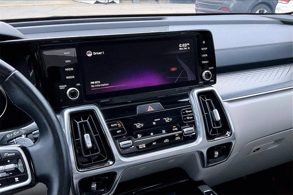 Certified 2022 Kia Sorento SX Prestige w/ Panoramic Sunroof Package image 6
