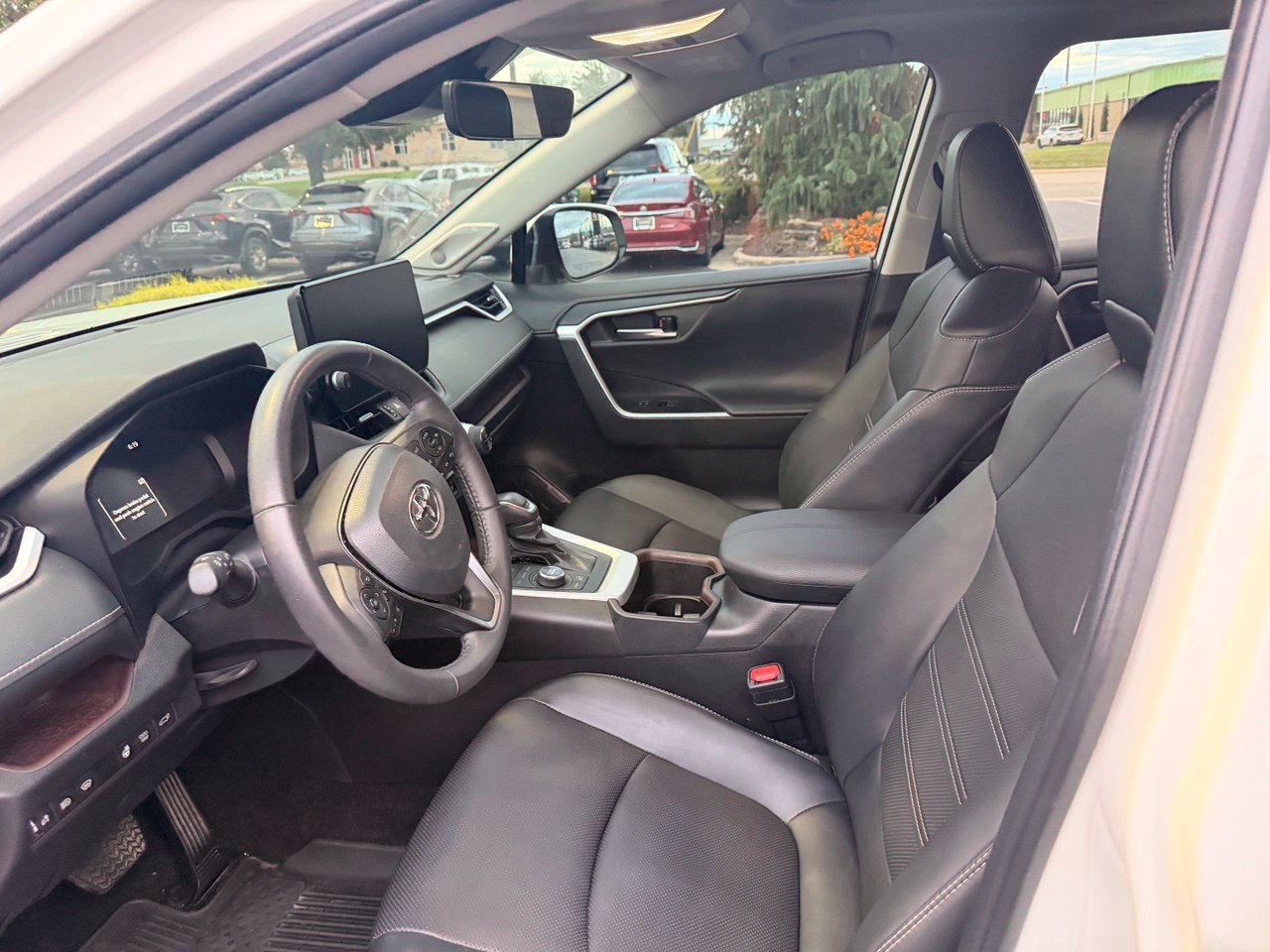 Used 2025 Toyota RAV4 Limited w/ Weather Package AWD/4WD image 9