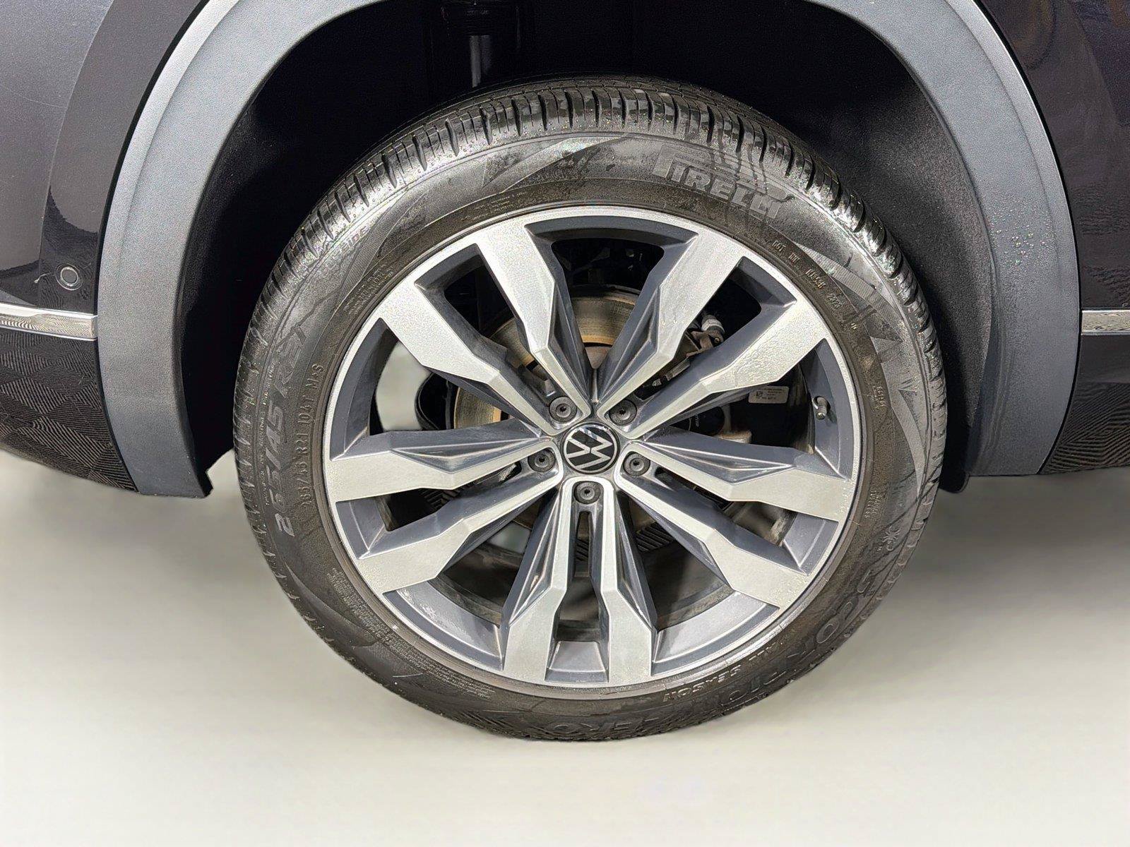 Used 2022 Volkswagen Atlas Cross Sport SEL Premium R-Line AWD/4WD image 34