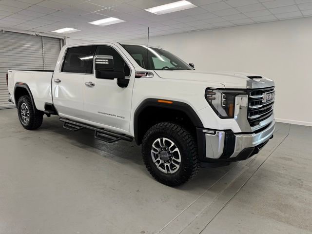 Used 2024 GMC Sierra 3500 SLT image 3