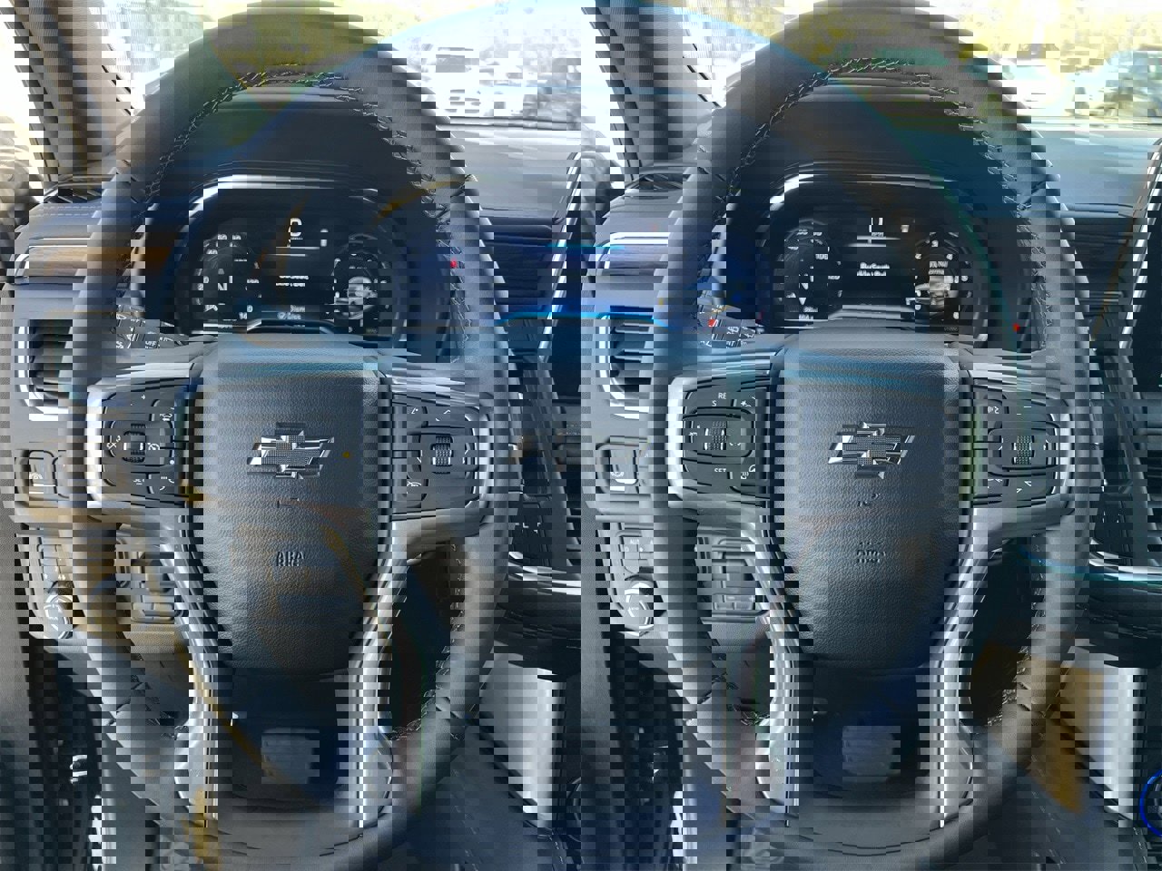 Used 2024 Chevrolet Suburban Z71 w/ Luxury Package image 9