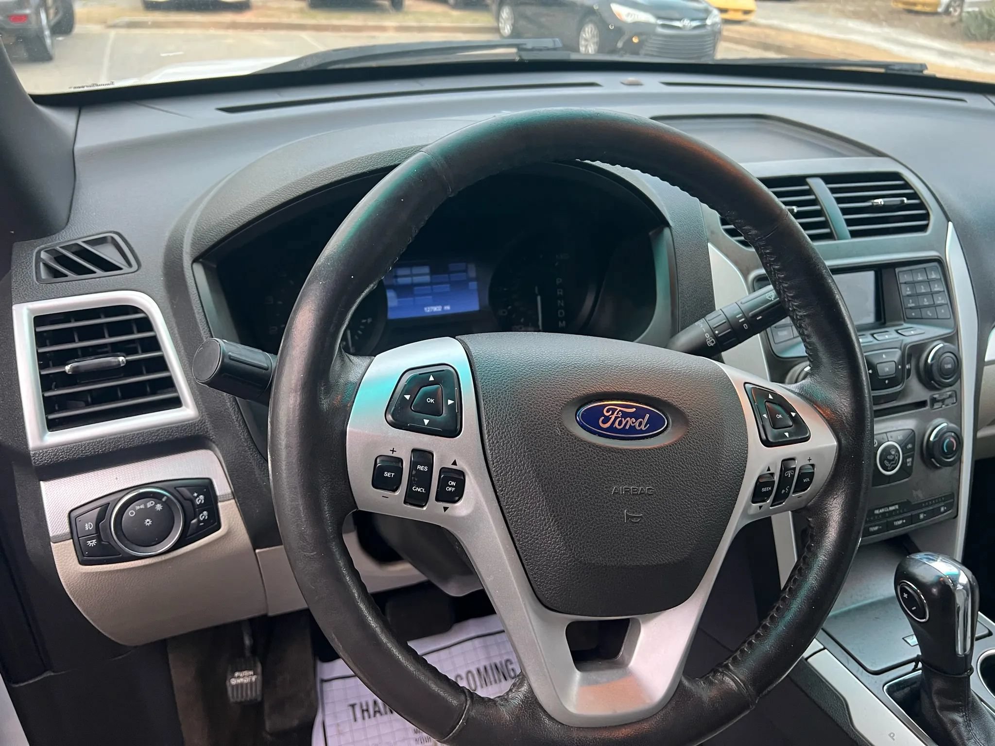 Used 2015 Ford Explorer XLT FWD image 6