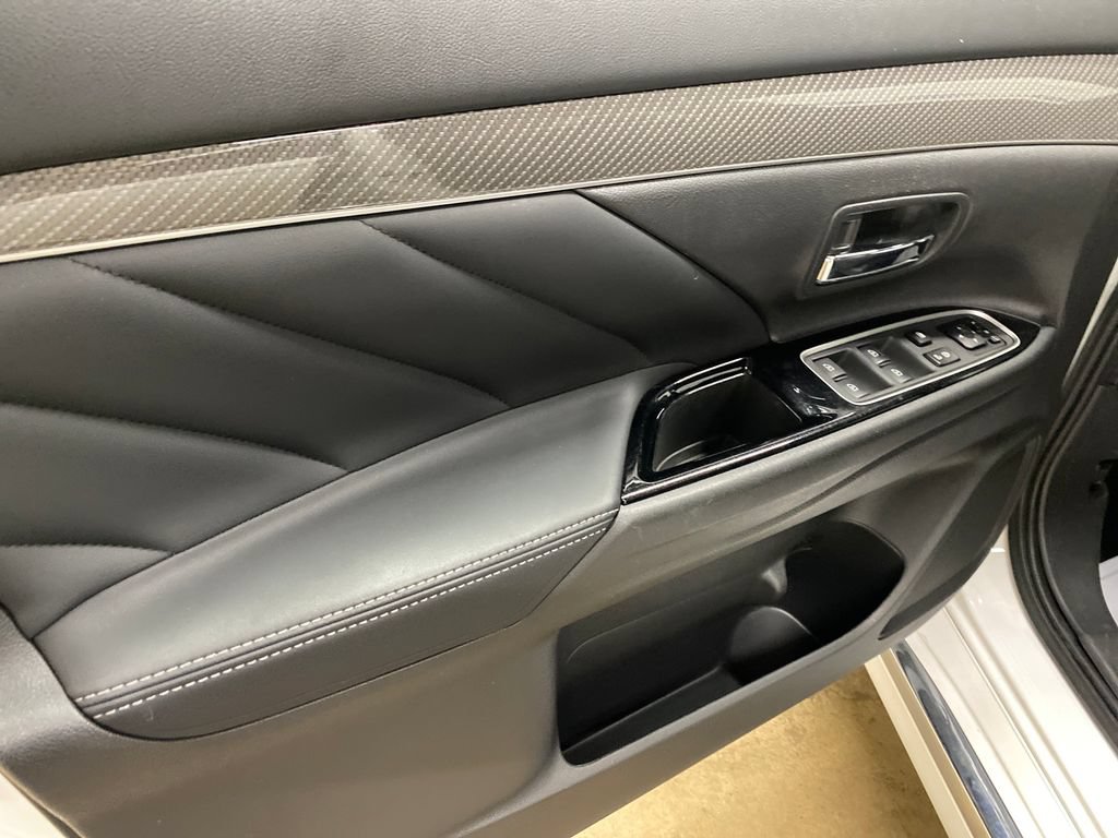 Used 2022 Mitsubishi Outlander SEL AWD/4WD image 9
