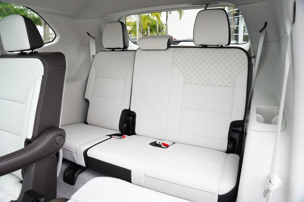 Used 2024 GMC Acadia Denali image 23