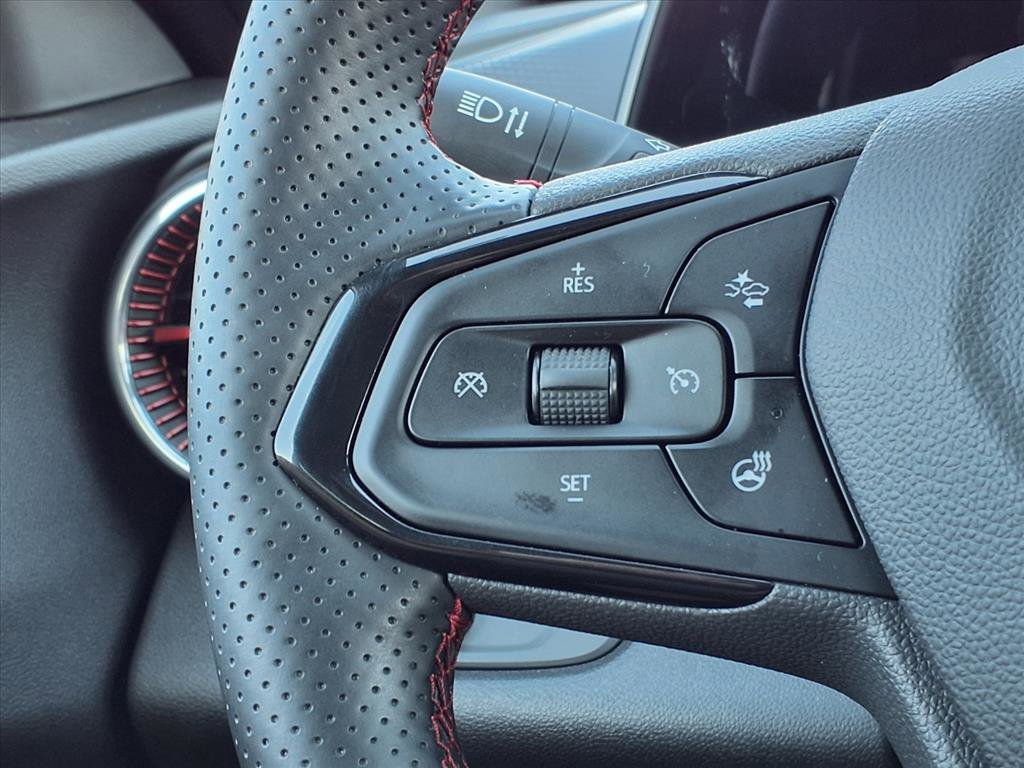Used 2025 Chevrolet Trax RS w/ Sunroof Package image 13