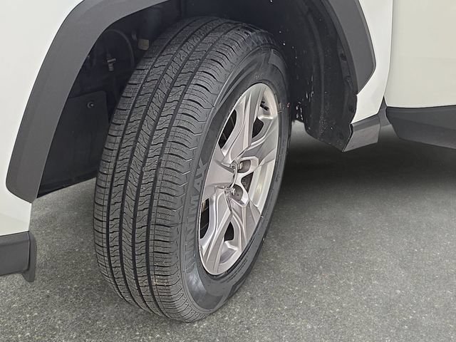Certified 2025 Toyota RAV4 LE AWD/4WD image 28