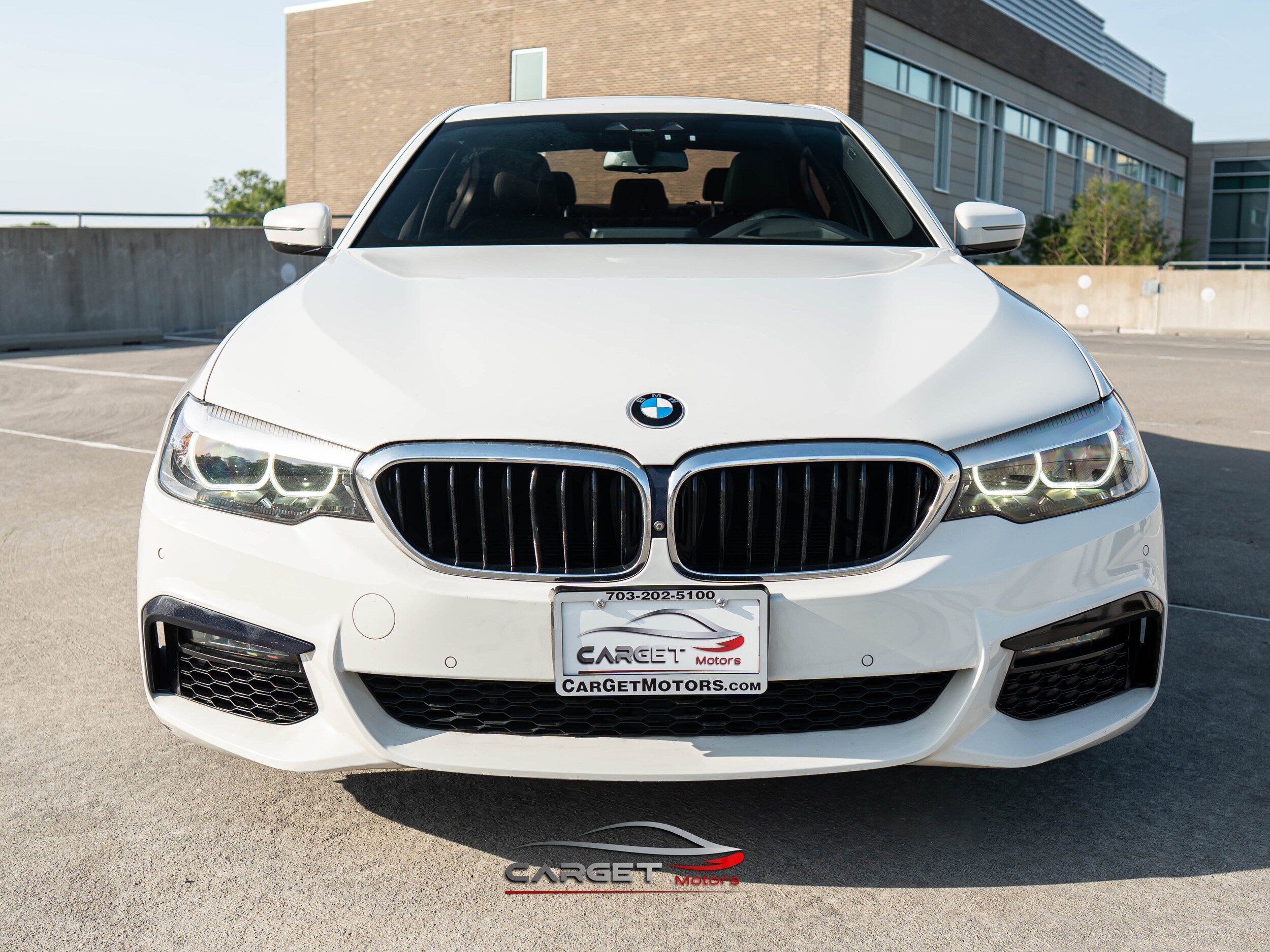 Used 2020 BMW 530i xDrive w/ M Sport Package AWD/4WD image 2