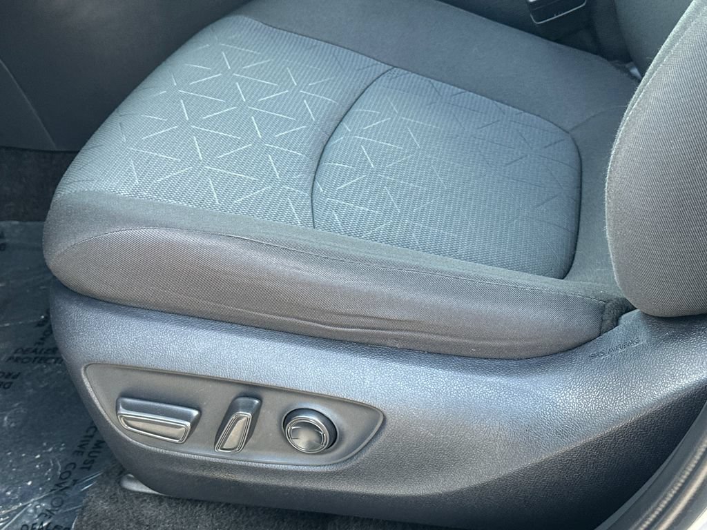 Used 2024 Toyota RAV4 XLE FWD image 20