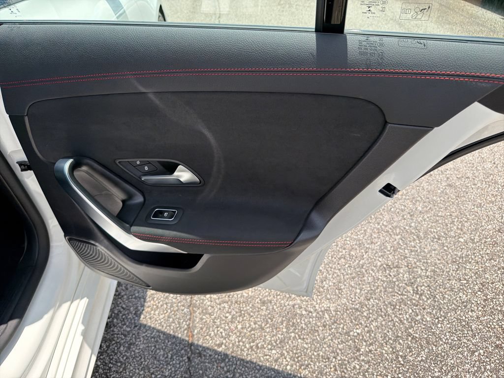 Used 2020 Mercedes-Benz CLA 250 image 16