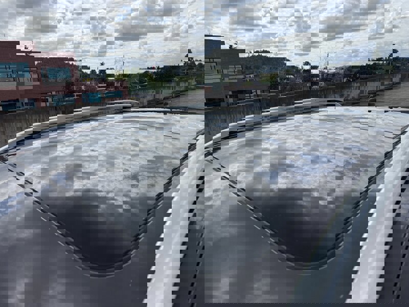 Used 2012 Volkswagen Touareg TDI image 10