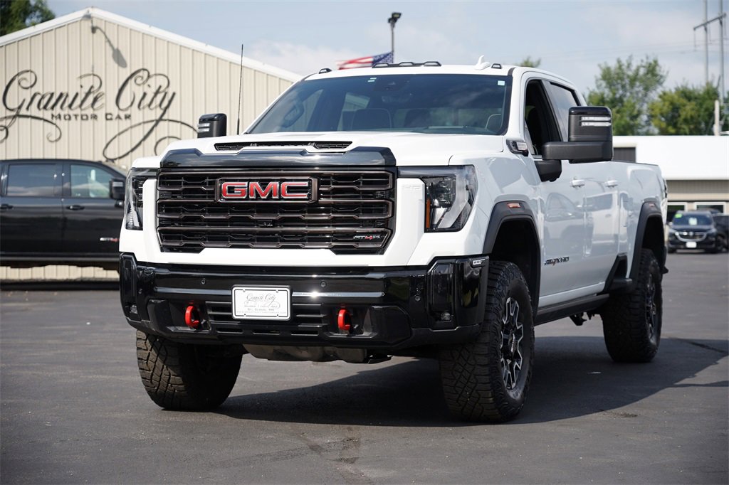 Used 2025 GMC Sierra 2500 AT4X image 7