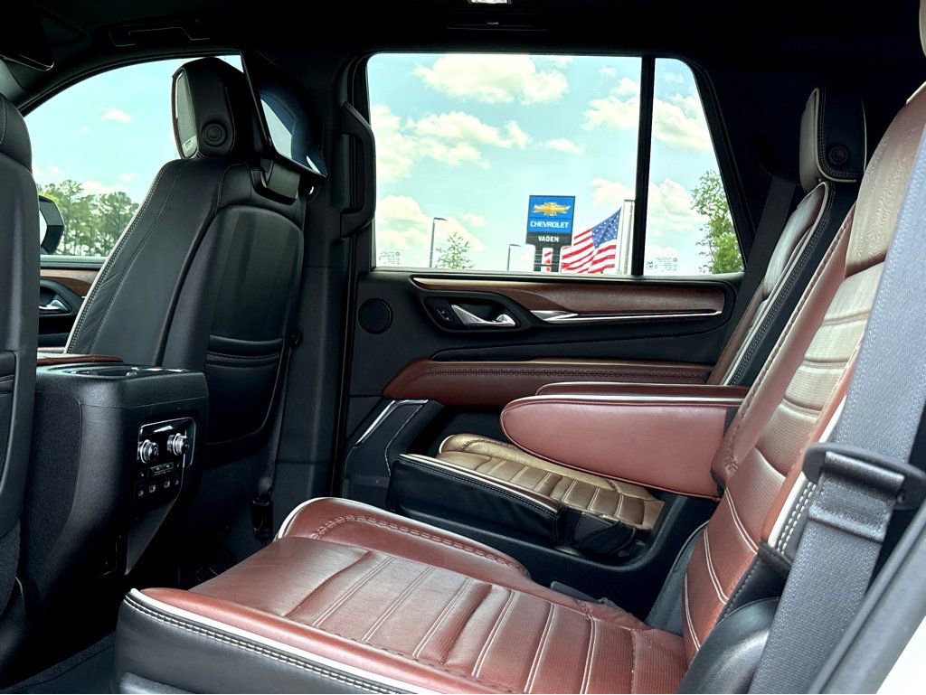 Used 2023 GMC Yukon Denali Ultimate AWD/4WD image 18