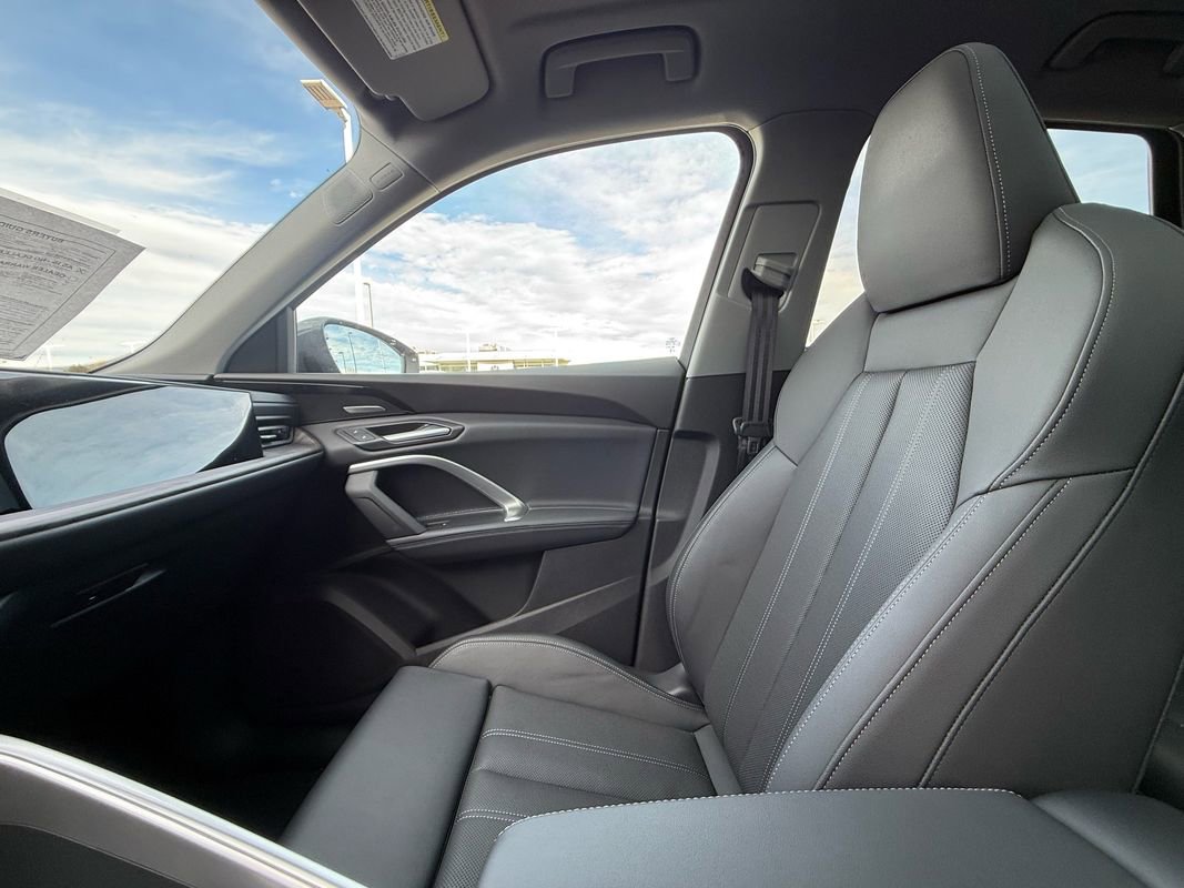 Used 2025 Audi Q5 Premium Plus w/ Premium Plus image 25