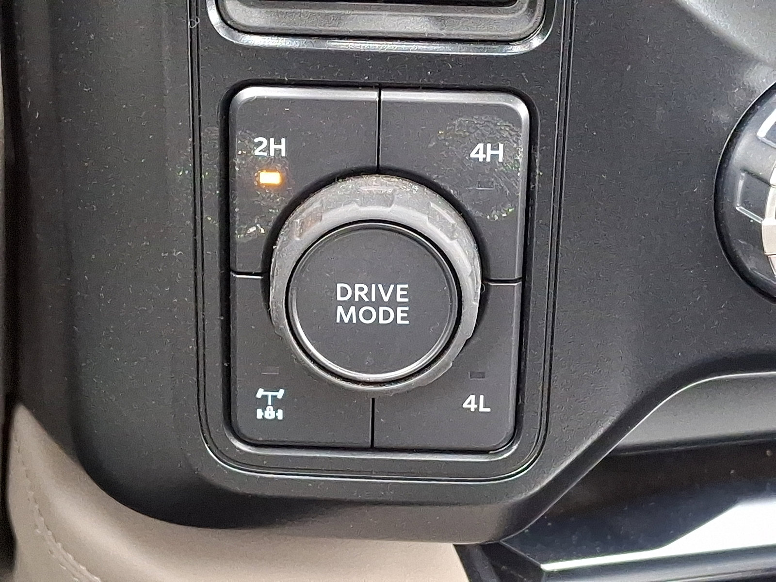 Certified 2025 Ford F350 Platinum w/ Platinum Plus Package image 31