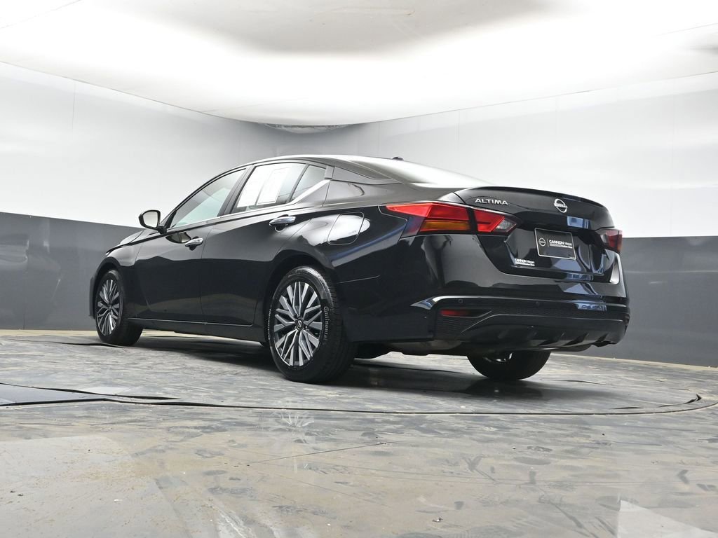 Used 2025 Nissan Altima 2.5 SV image 27