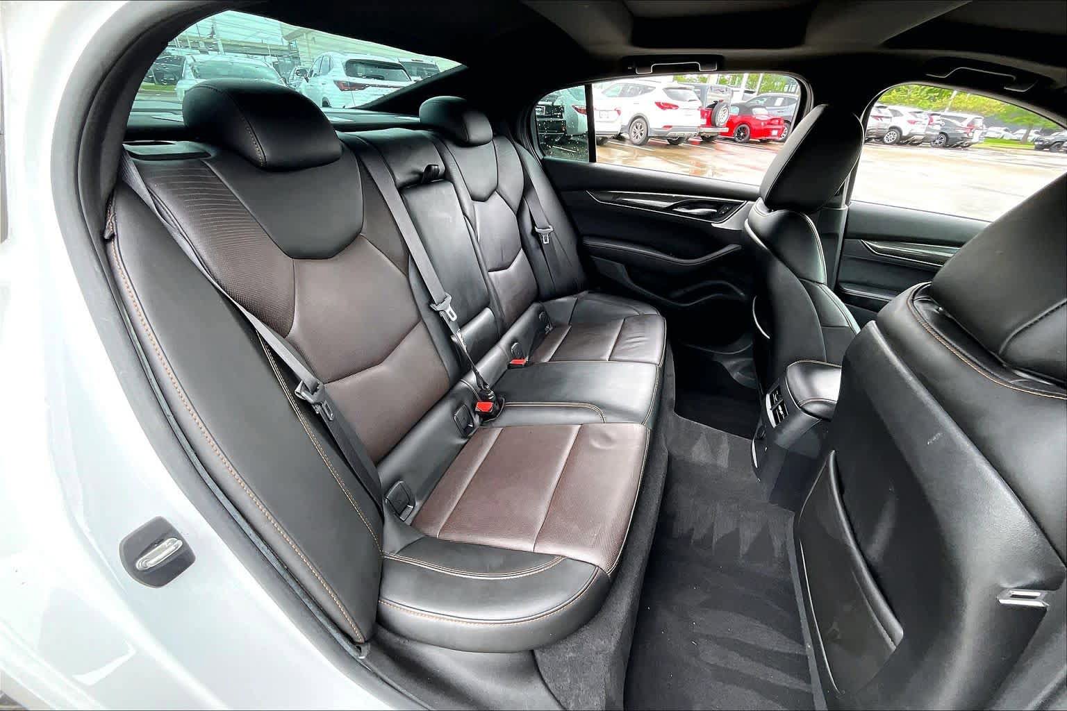 Used 2021 Cadillac CT5 V w/ Premium Package RWD image 18