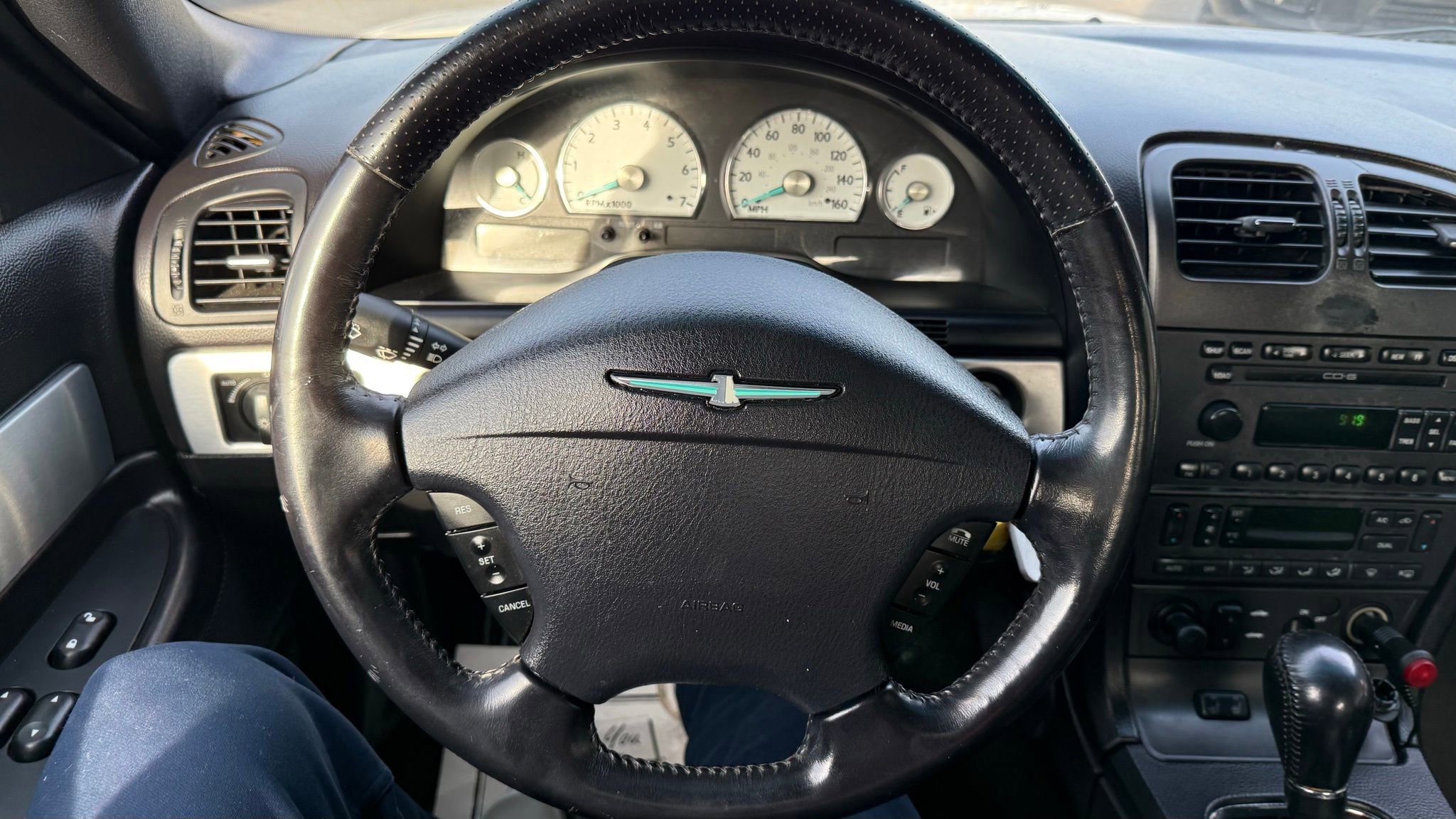Used 2003 Ford Thunderbird image 35