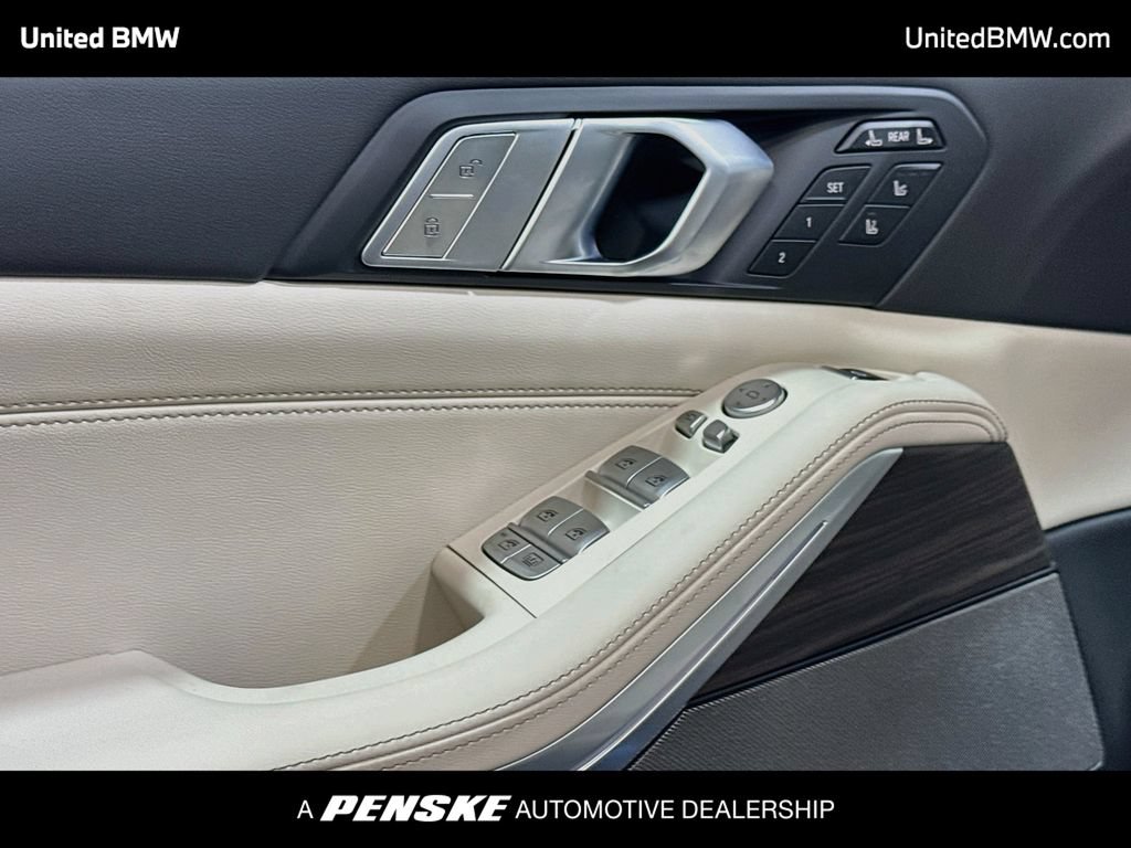 New 2027 BMW X7 xDrive40i w/ Executive Package AWD/4WD image 10