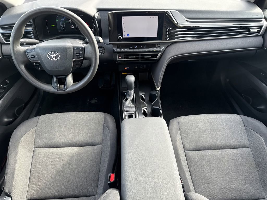 Used 2025 Toyota Camry LE image 11