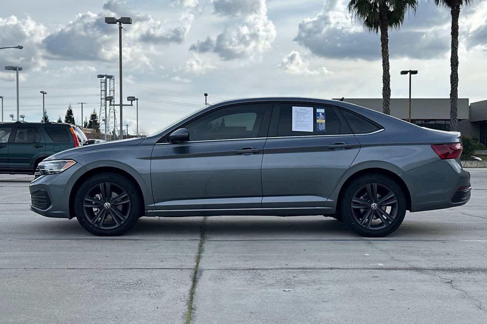 Used 2022 Volkswagen Jetta SE image 6