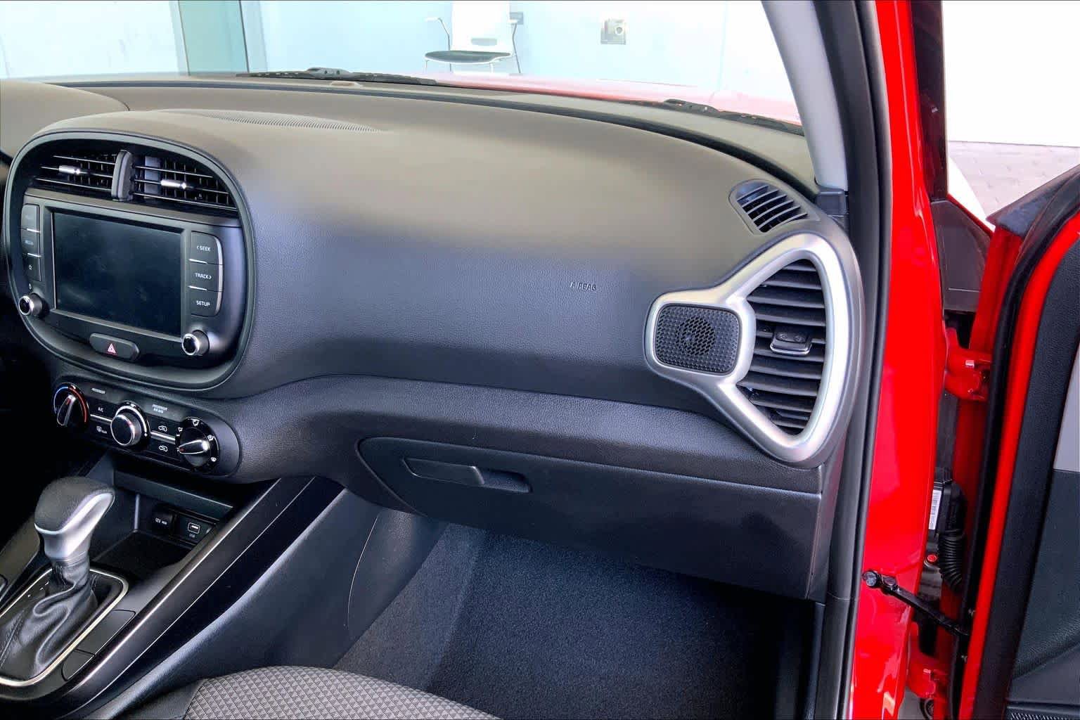 Used 2024 Kia Soul LX w/ Option Group 015 image 19