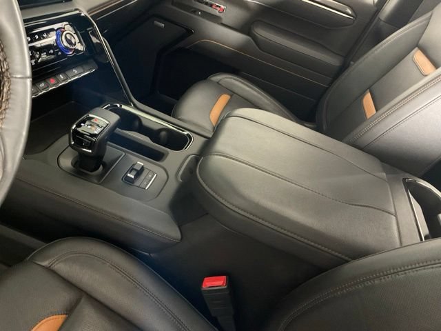 Used 2025 GMC Sierra 1500 AT4 w/ AT4 Premium Package AWD/4WD image 15