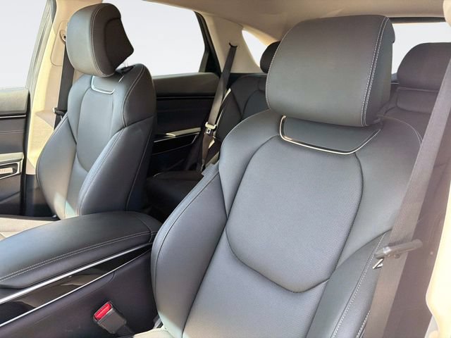 Used 2025 Genesis GV70 2.5T AWD/4WD image 23