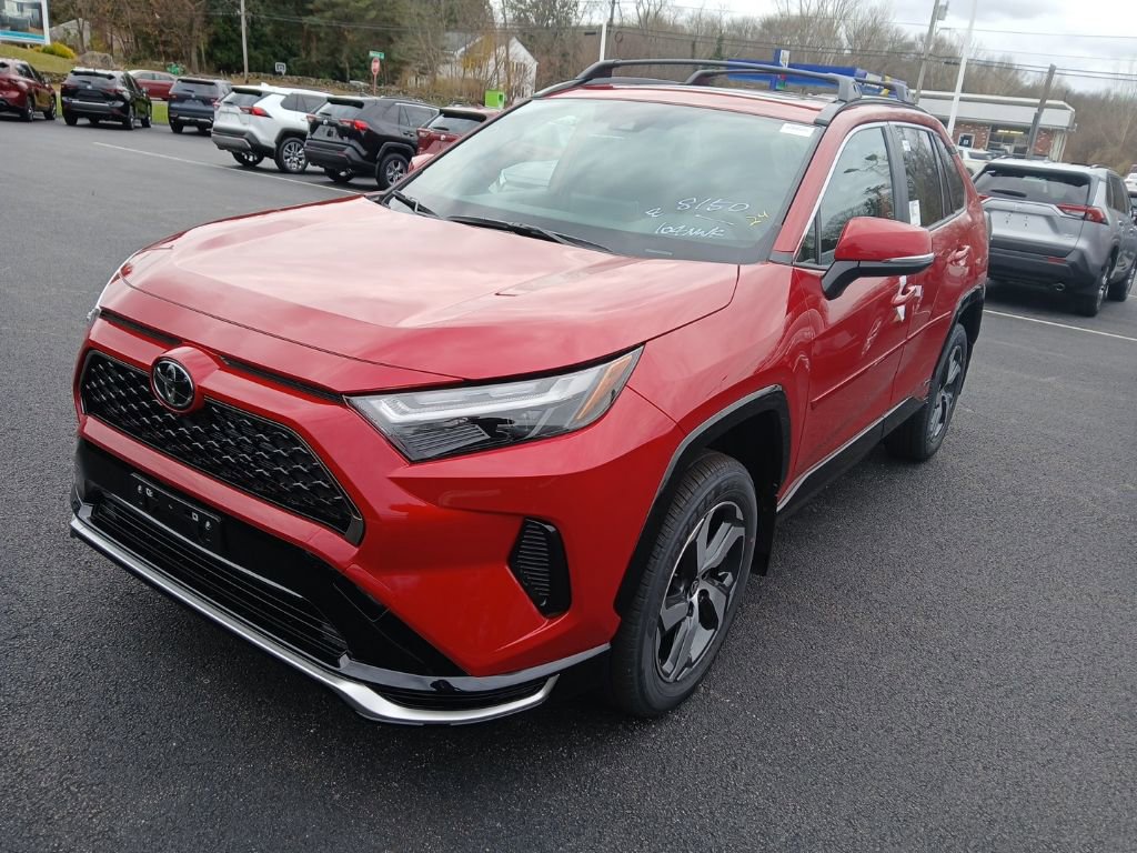 New 2025 Toyota RAV4 SE image 2