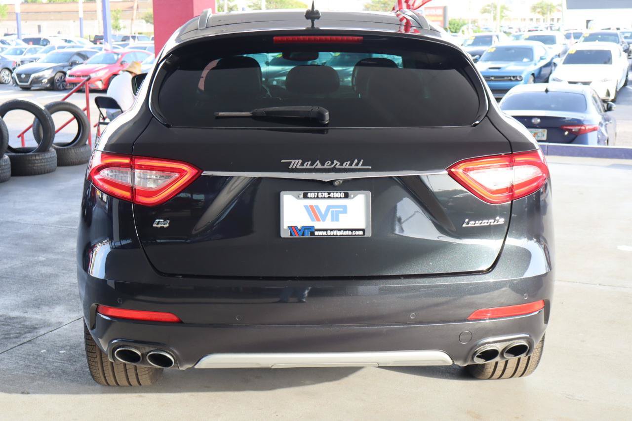 Used 2018 Maserati Levante GranLusso AWD/4WD image 6