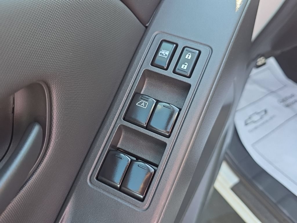 Used 2024 Nissan Frontier S AWD/4WD image 19