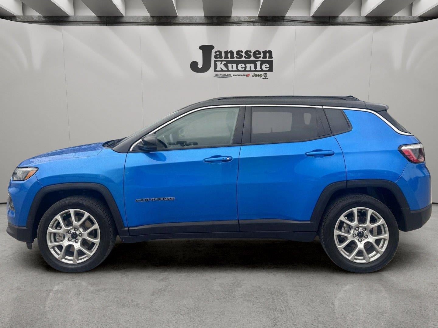Used 2025 Jeep Compass Limited