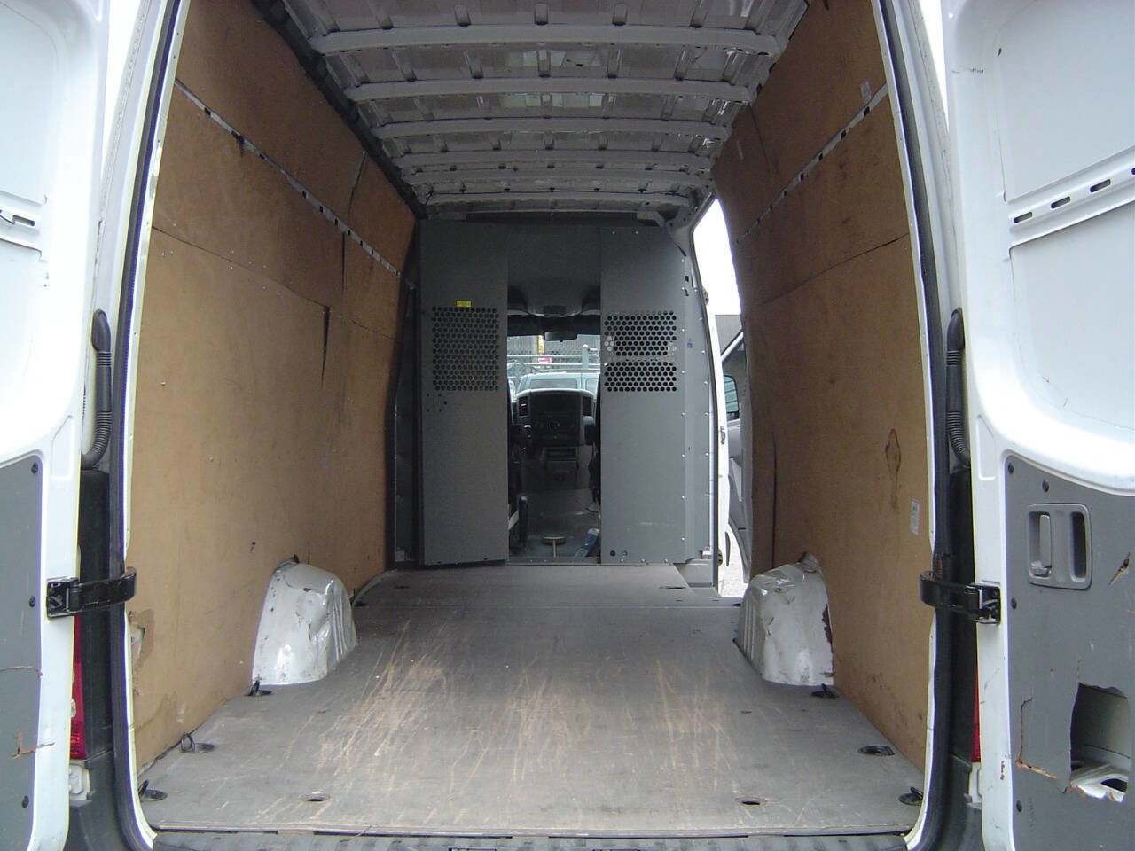 Used 2014 Mercedes-Benz Sprinter 2500 image 11