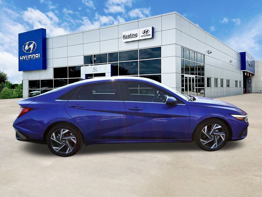 Certified 2025 Hyundai Elantra SEL image 4