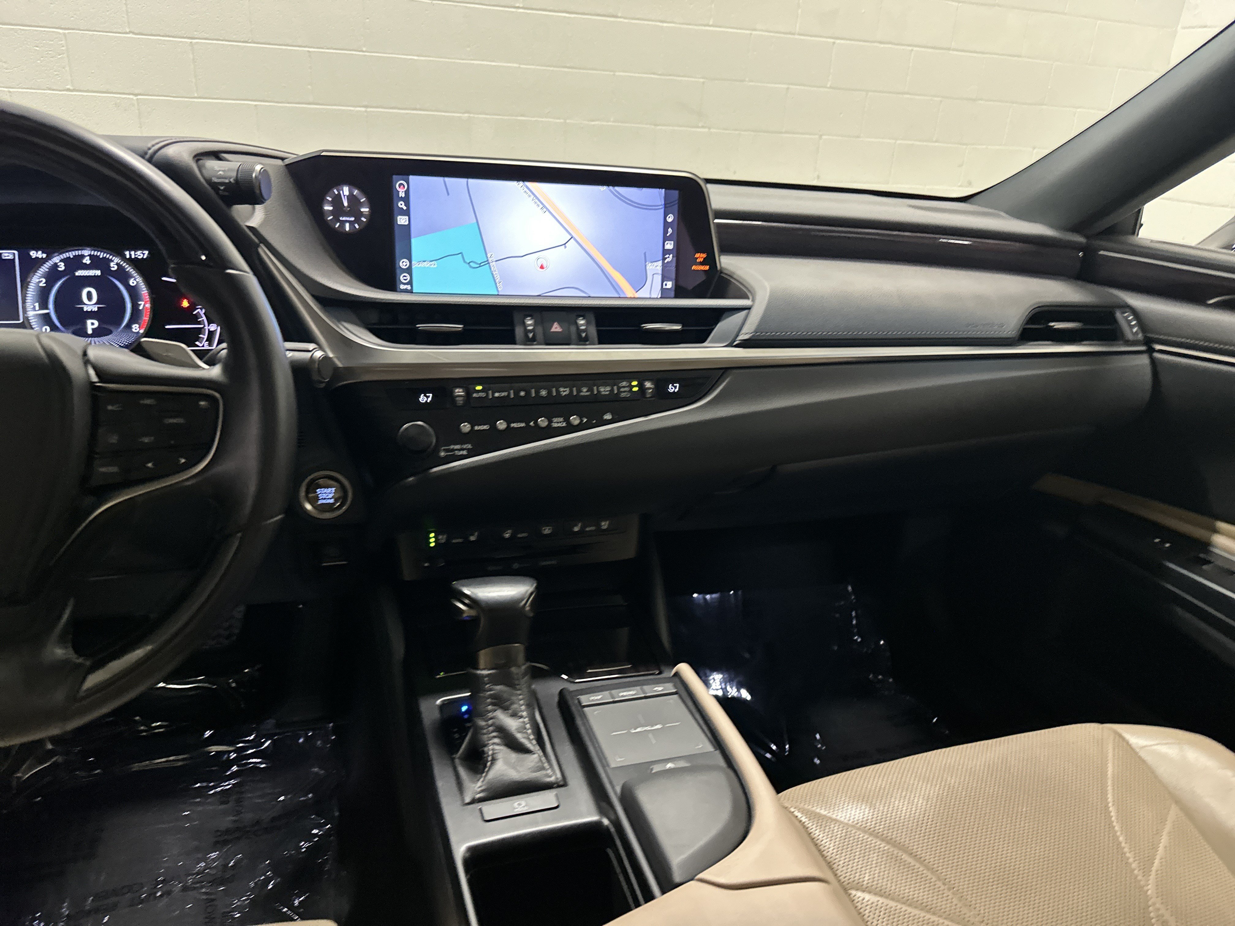 Used 2020 Lexus ES 350 Luxury w/ Accessory Package FWD image 30
