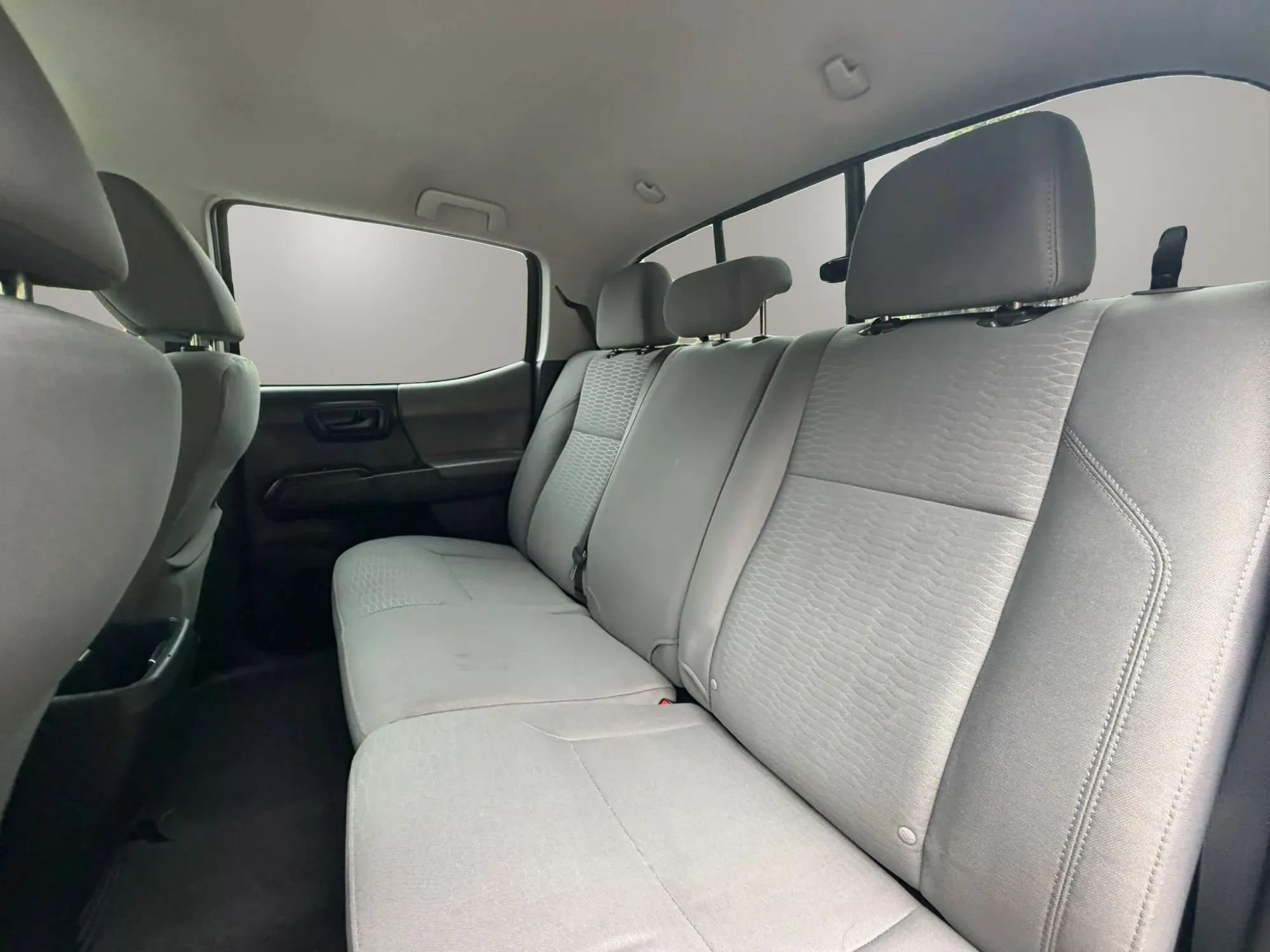 Used 2018 Toyota Tacoma SR w/ SR Convenience Package RWD image 16