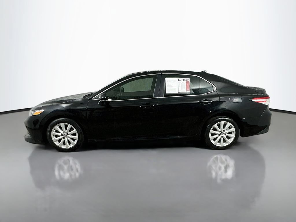 Used 2020 Toyota Camry LE FWD image 5