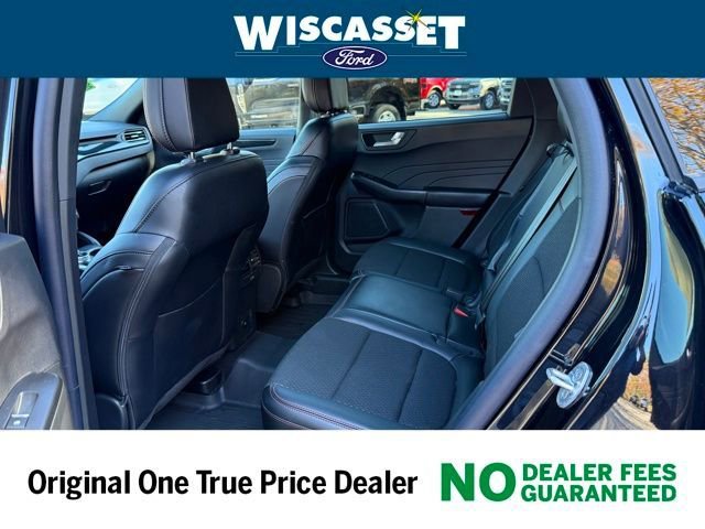 Used 2025 Ford Escape ST-Line w/ Cold Weather Package image 4