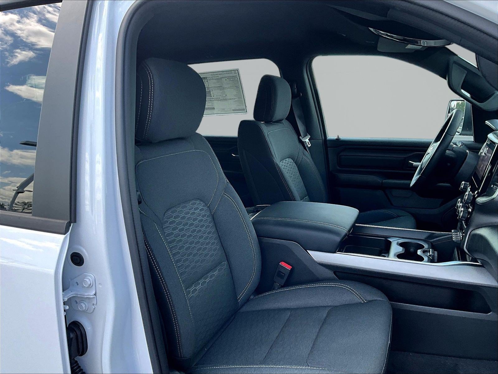 New 2026 RAM 1500 Express AWD/4WD image 19