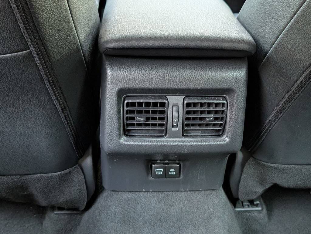 Used 2025 Toyota Camry SE FWD image 18