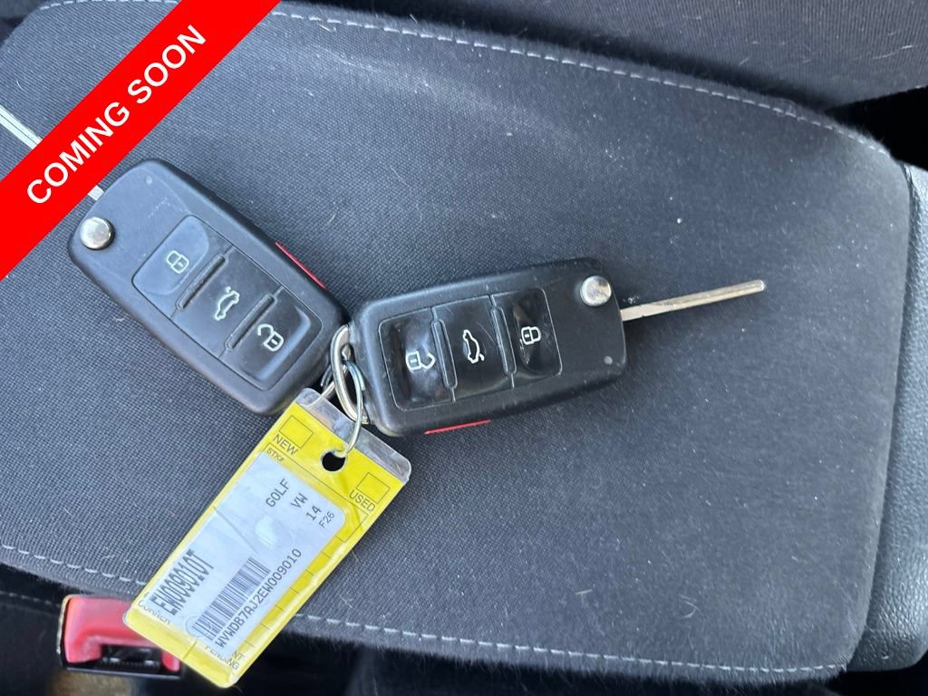 Used 2014 Volkswagen Golf 4-Door FWD image 19