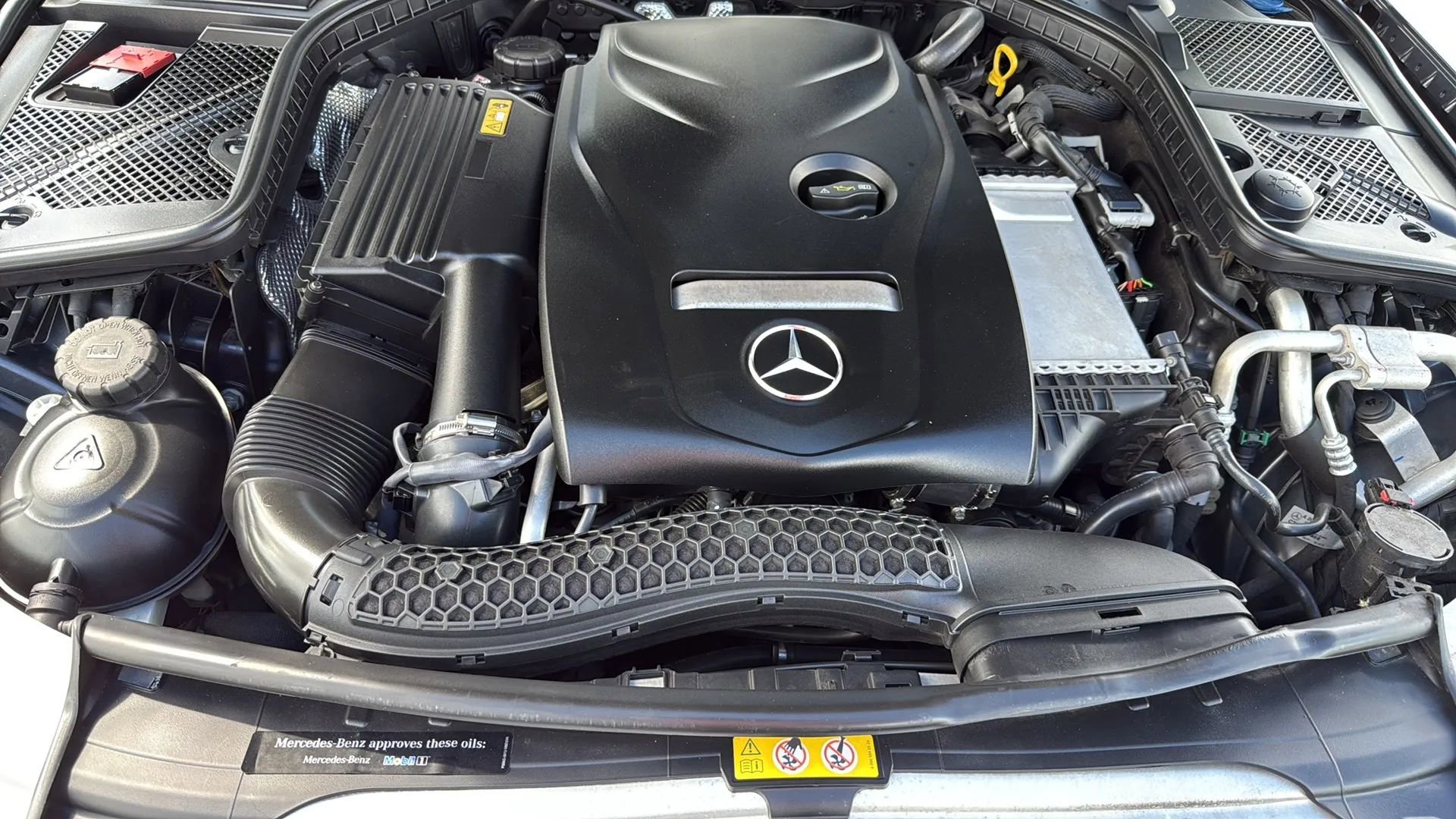 Used 2015 Mercedes-Benz C 300 Sedan image 18