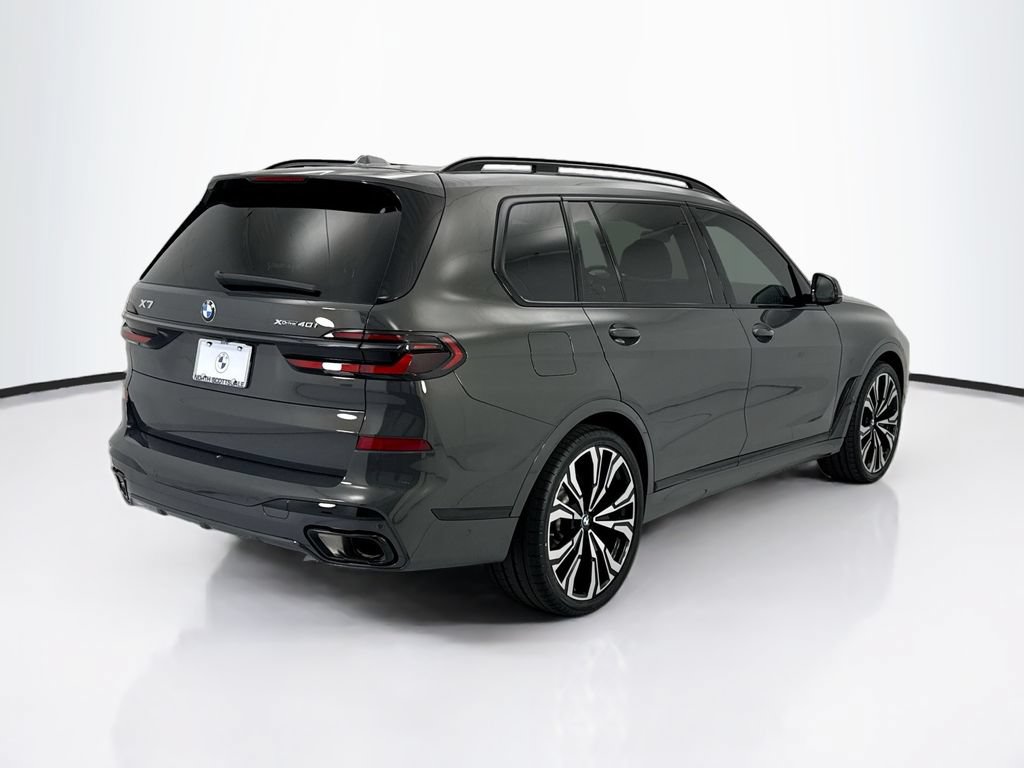 Used 2024 BMW X7 xDrive40i w/ M Sport Package AWD/4WD image 5