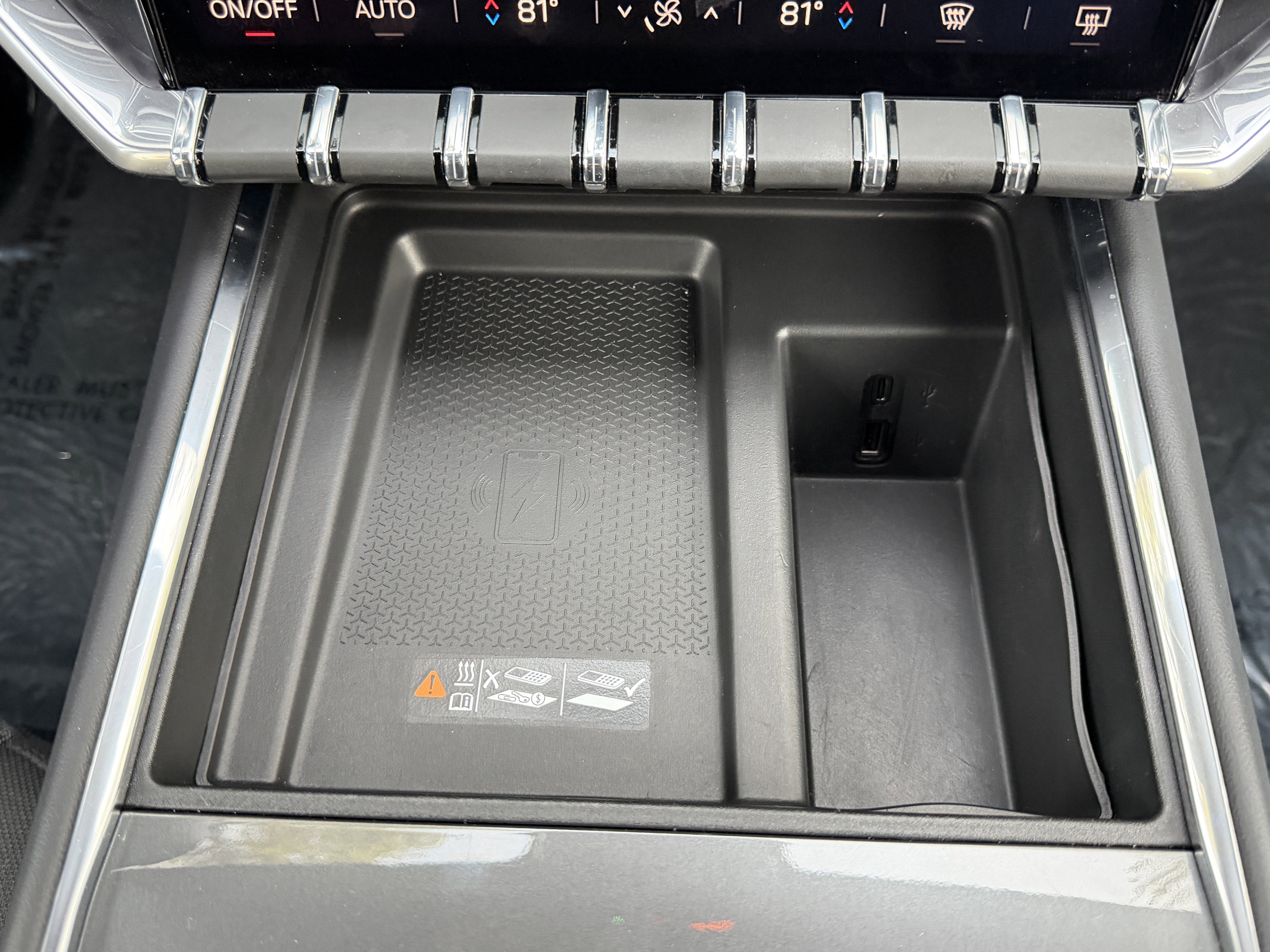 Used 2025 GMC Acadia Elevation image 24