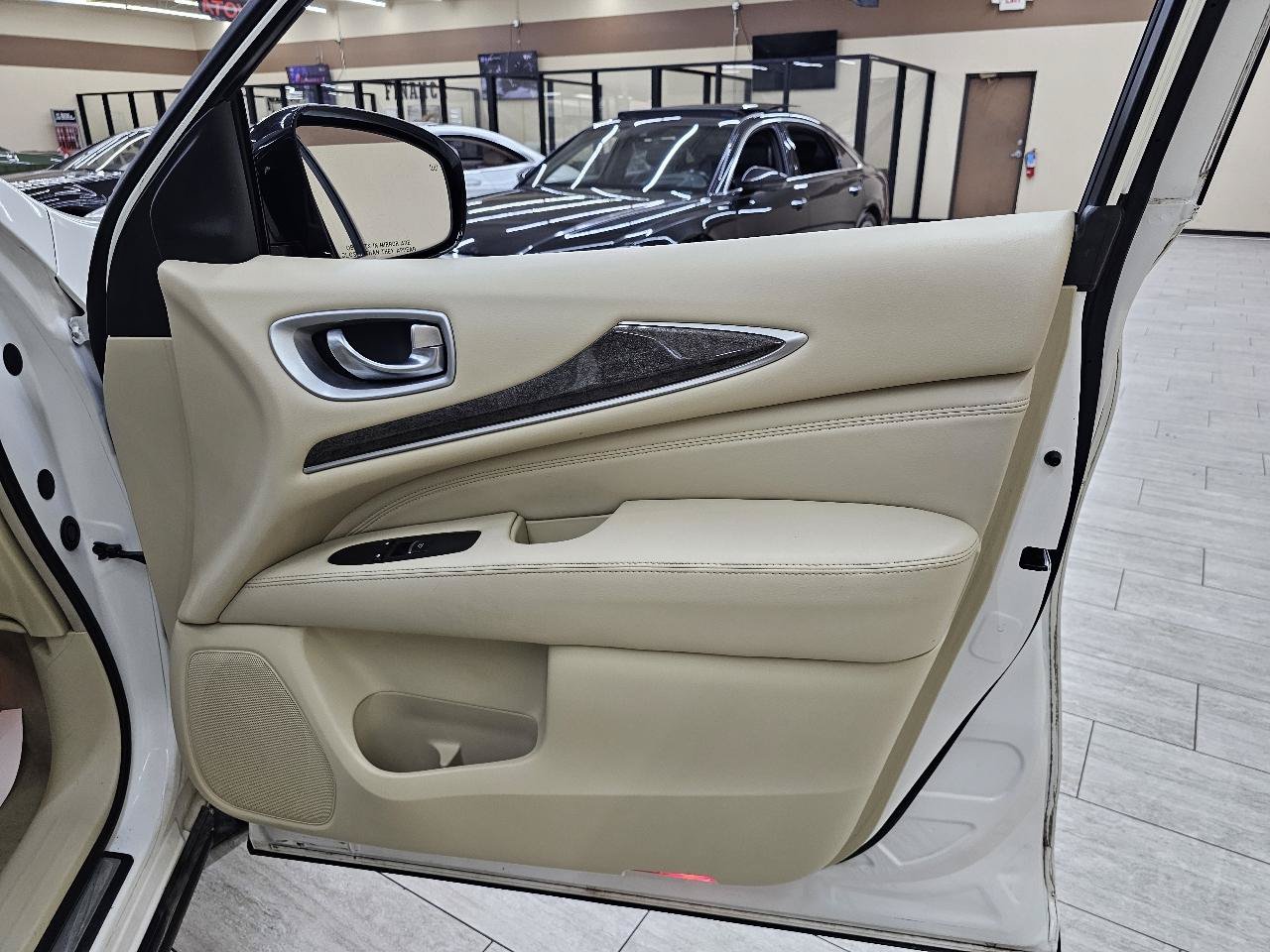 Used 2014 INFINITI QX60 FWD w/ Premium Plus Package image 41