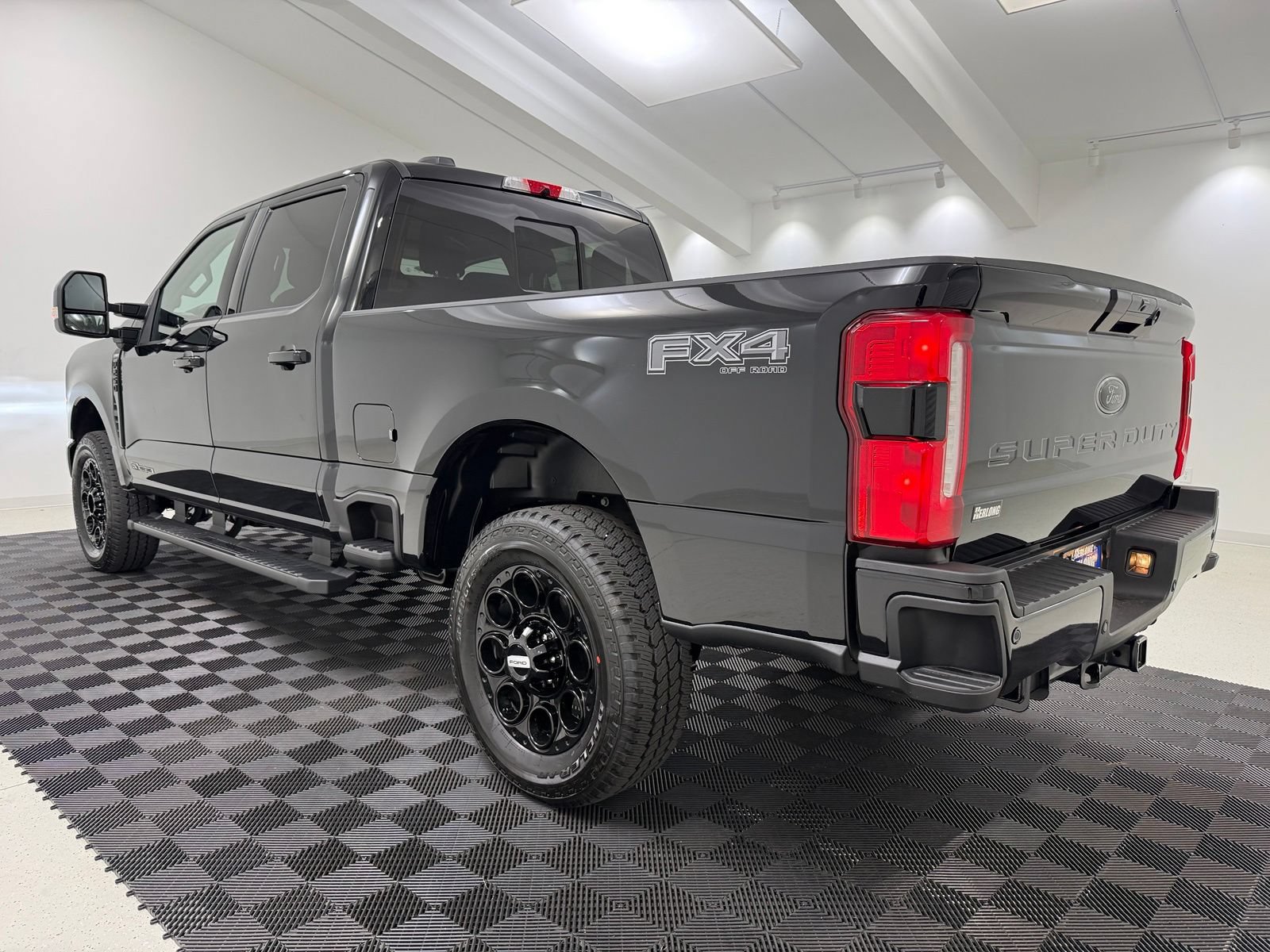 New 2026 Ford F250 Lariat w/ Black Appearance Package AWD/4WD image 5