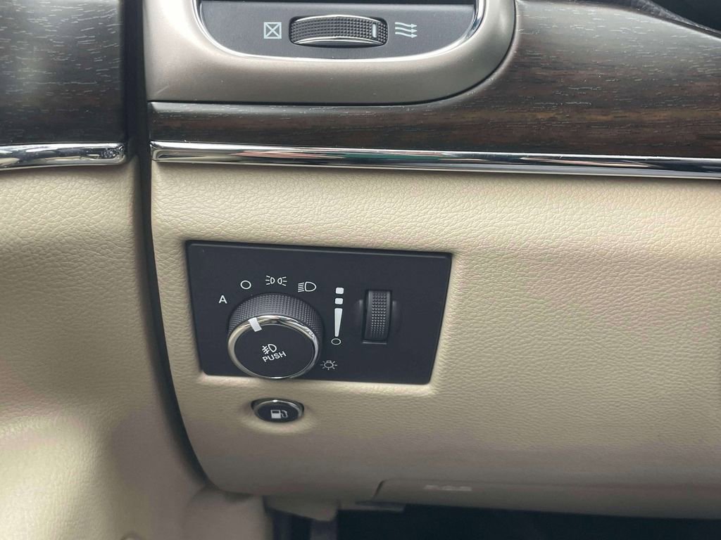 Used 2014 Jeep Grand Cherokee Limited AWD/4WD image 20
