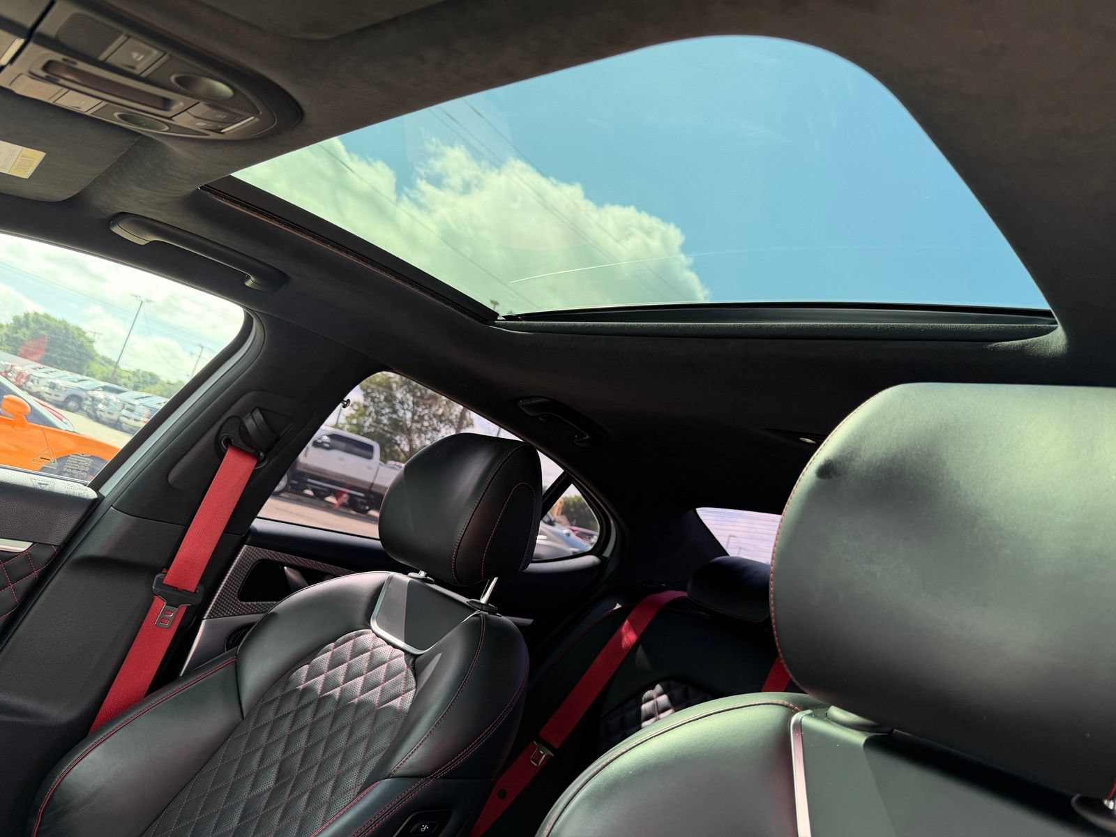 Used 2022 Genesis G70 3.3T RWD image 26